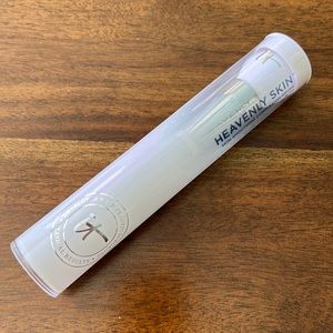 It Cosmetics Skin Smoothing Complexion Brush 704